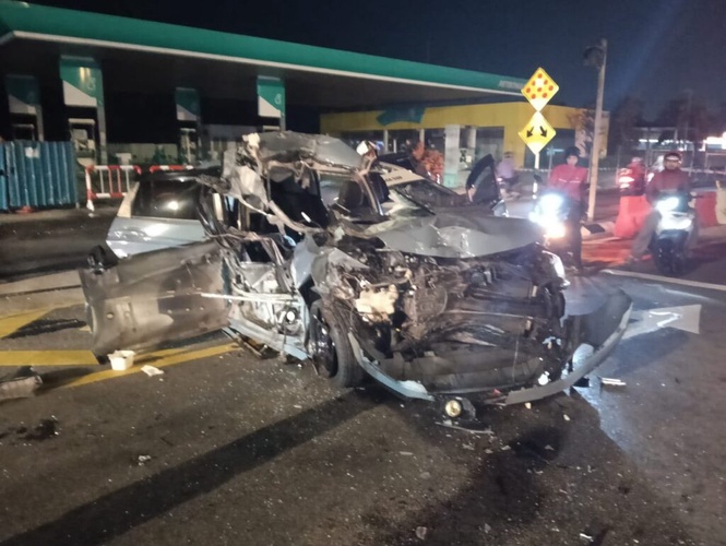 Image from: Wanita OKU maut, kereta dipandu langgar belakang lori