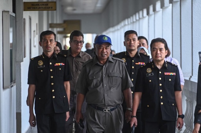Image from: Bekas Pengarah Besar Felda tidak mengaku tipu tukar hak milik tanah