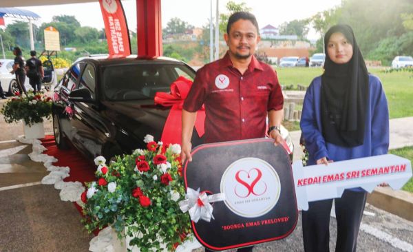 Image from: Pelajar dapat BMW pada hari jadi ke-18