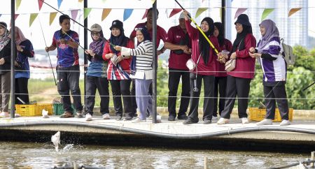 Image from: Ladang Puchong platform UPM dekatkan inovasi agroteknologi dengan masyarakat