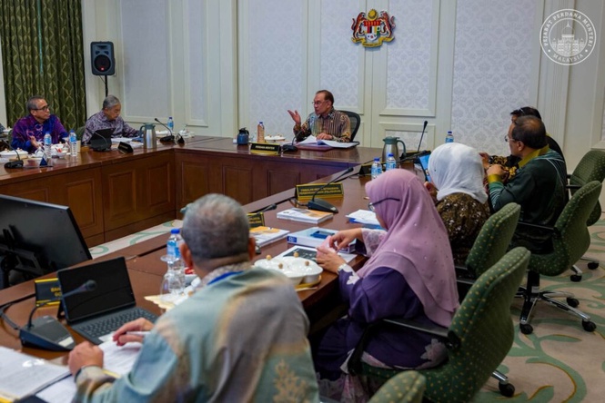 Image from: Kerajaan kaji RUU Khairat pantau dana sumbangan