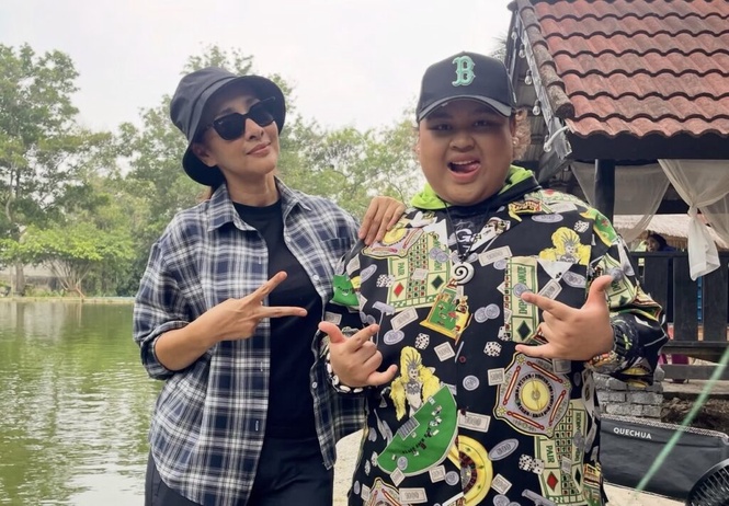 Image from: Anggap ikon Gen Z, yang paling mahal pada Cik B adalah adab – Rita Rudaini