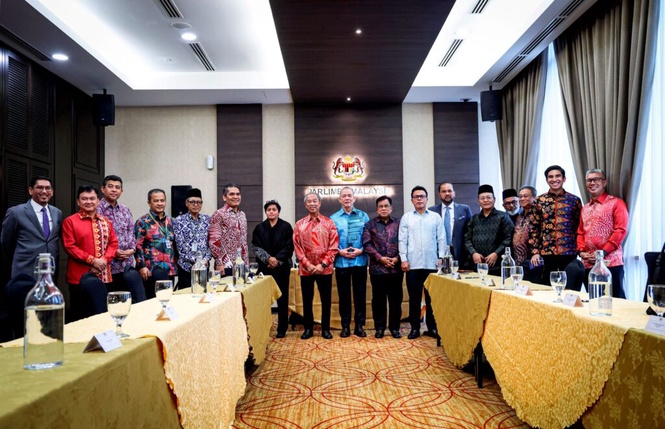 Image from: Bersatu, Syed Saddiq tandatangani CSA dengan Kerajaan Madani
