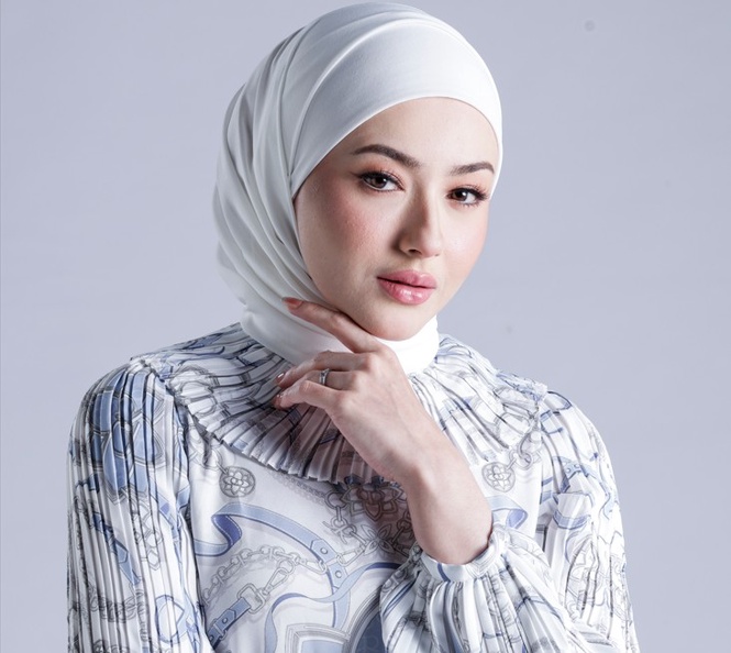 Image from: Jika boleh terima pujian, kena juga terima kecaman – Hannah Delisha