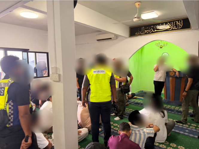 Image from: Dua premis termasuk masjid di Kampung Nakhoda jadi pusat ajaran Qadiani diserbu