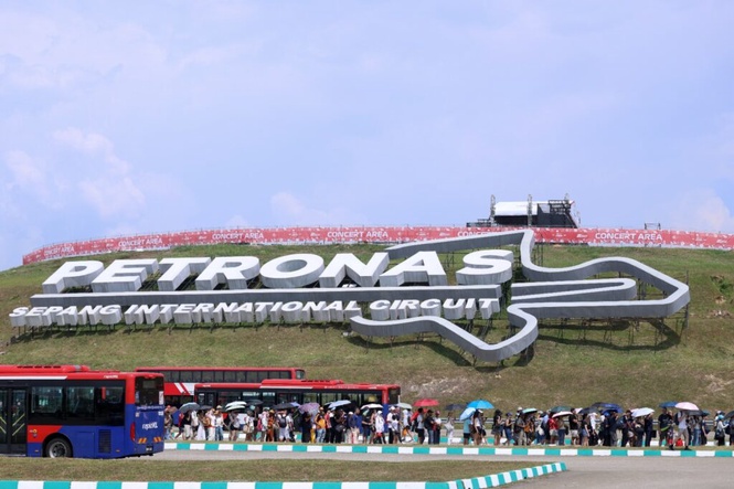 Image from: Bahang F1 mula terasa, trafik ke SIC lancar