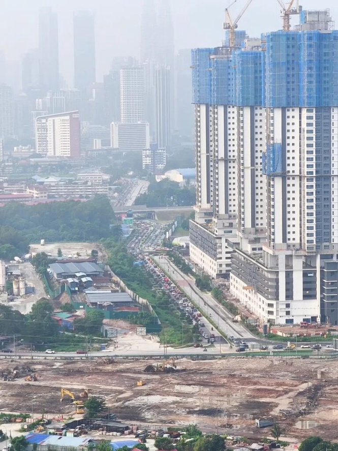 Image from: Trafik ke ibu negara sesak luar biasa pagi ini