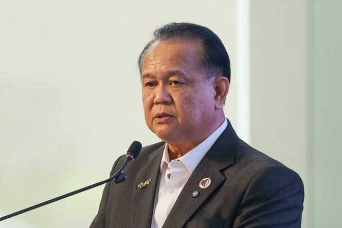 Image from: Lima projek solar bangunan kerajaan siap lebih awal – Alexander