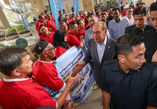 Image from: Kerajaan digesa tubuh Yayasan Teksi Malaysia