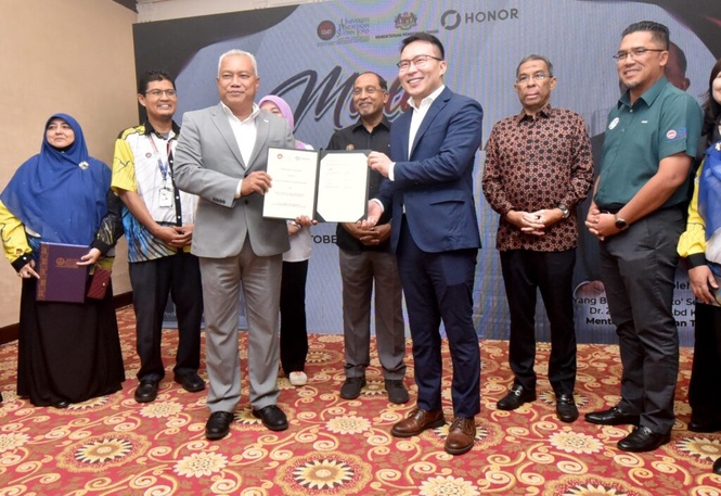 Image from: UPSI, Honor Malaysia meterai MoA wujudkan HONOR AI Lab