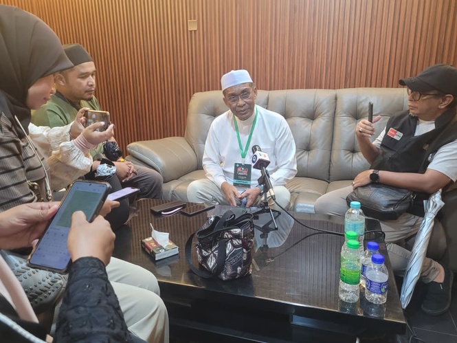 Image from: Takiyuddin enggan tarik balik perkataan munafik, mahu mediasi dengan speaker