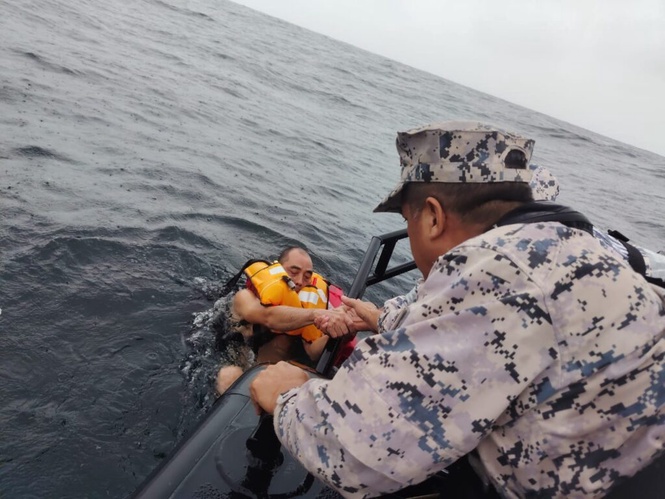 Image from: Kapal korek pasir tenggelam, semua 19 kru selamat