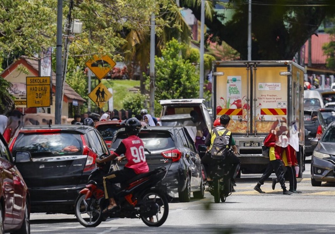Image from: Pertimbang naik had umur lesen motosikal secara berperingkat