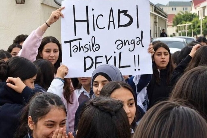 Image from: Penduduk protes larangan hijab di Azerbaijan, akses media sosial disekat