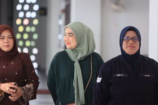 Image from: TikToker jual laksa didenda RM4,500 gelar bekas madu pelacur