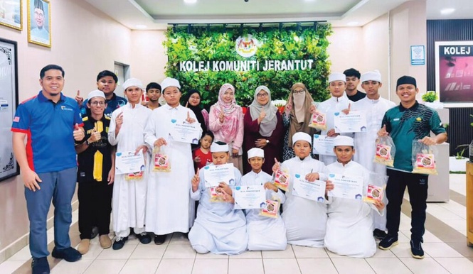 Image from: Selain al-Quran, pelajar tahfiz turut kuasai TVET usahawan ikan pekasam
