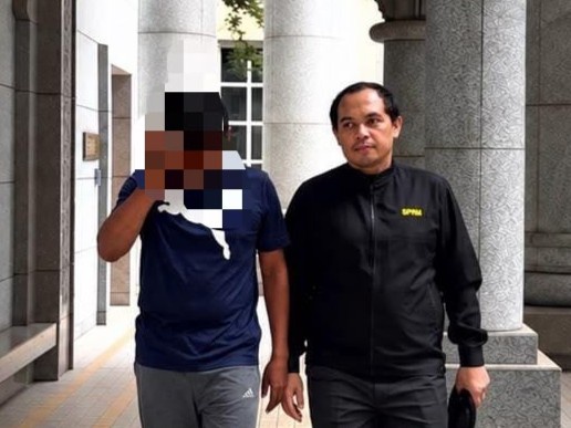 Image from: Kemuka dokumen palsu RM200 juta: Pengurus syarikat disambung reman