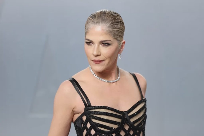 Image from: Selma Blair mengaku tidak bersalah kasari dua pramugari, pegawai polis dan jururawat