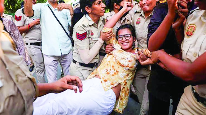 Image from: Aksi berani Neha angkat suara gen Z India