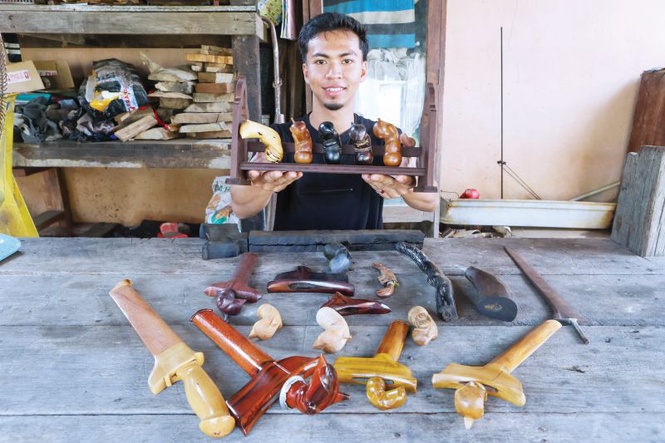 Image from: Pahat, kikir ‘peneman’ si pandai kayu